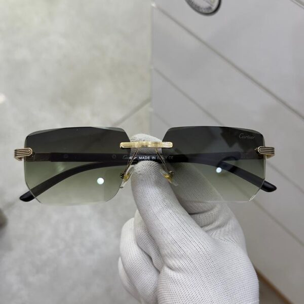 ‏نظارة مستوحى من ماركة كارتير