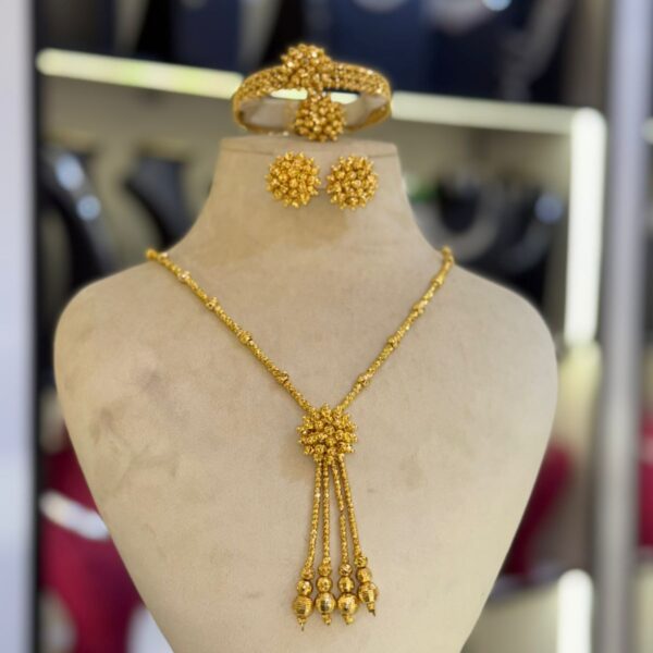 Gold Tassel Flower Jewelry Set — Necklace, Earrings & Bracelet - Image 1