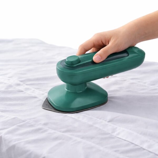 مكواة ملابس