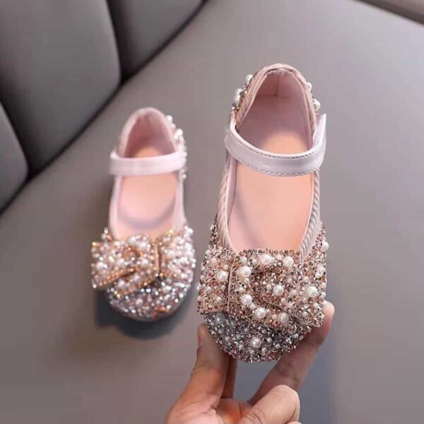 حذاء بناتي فخم