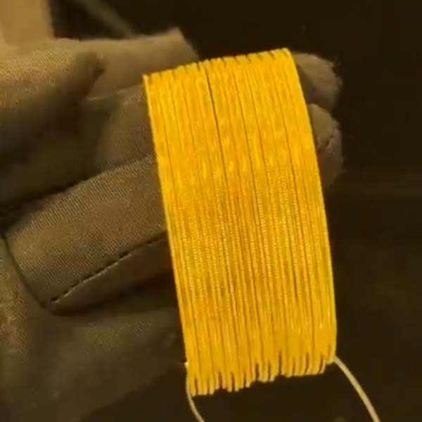 أساور مطلية بماء الذهب